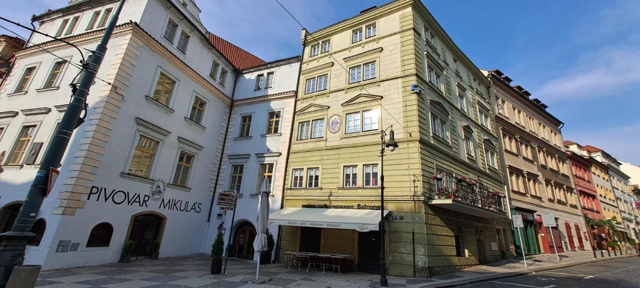 At The Blue Lion & Parking Assistance Apartment Prague Exterior photo