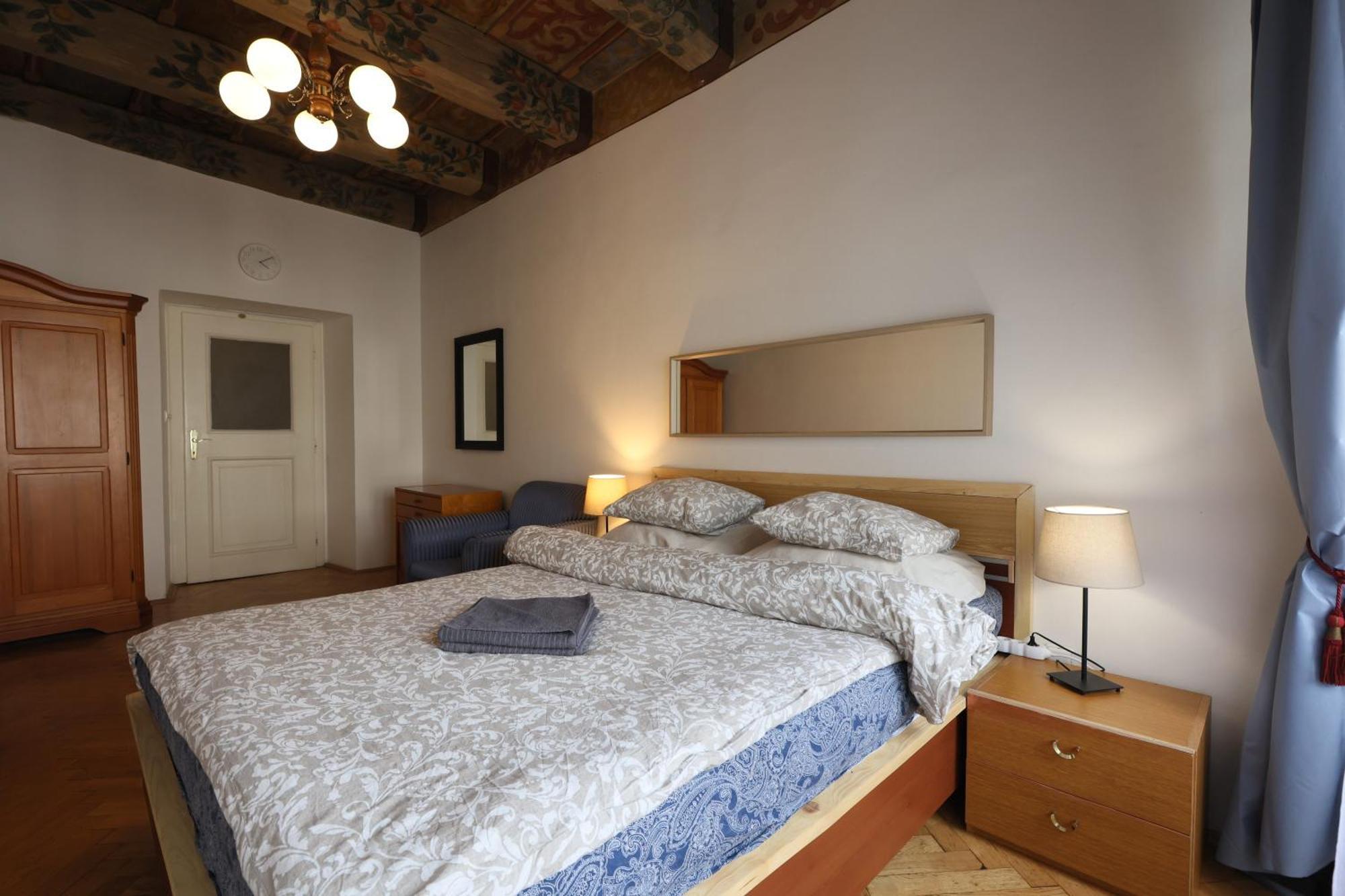 At The Blue Lion & Parking Assistance Apartment Prague Exterior photo