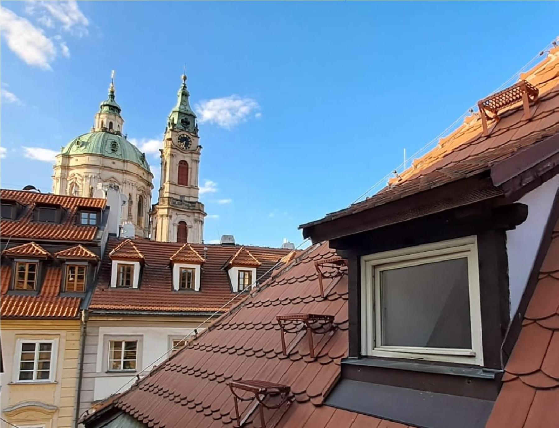 At The Blue Lion & Parking Assistance Apartment Prague Exterior photo