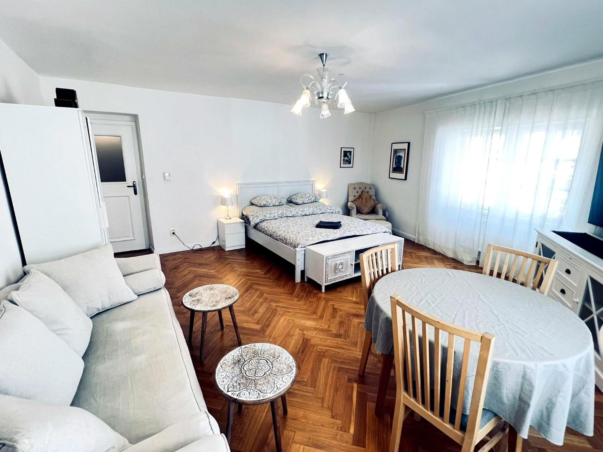 At The Blue Lion & Parking Assistance Apartment Prague Exterior photo